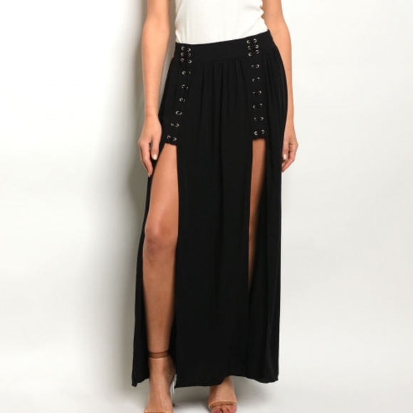 LAST 1! SIZE SMALL! Black Slit Front MAXI SKIRT! - Picture 2 of 8